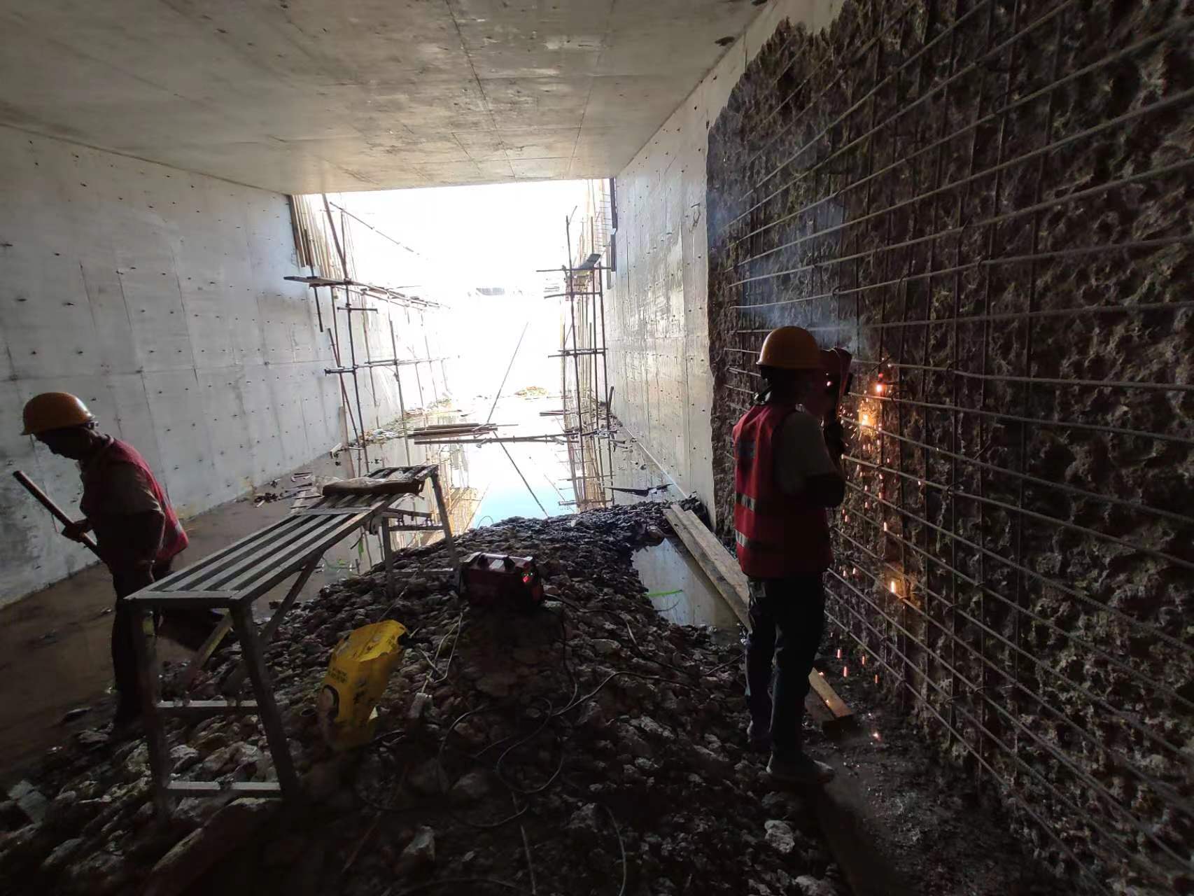 忻州挖断承重墙导致楼体开裂，加固施工方案出炉